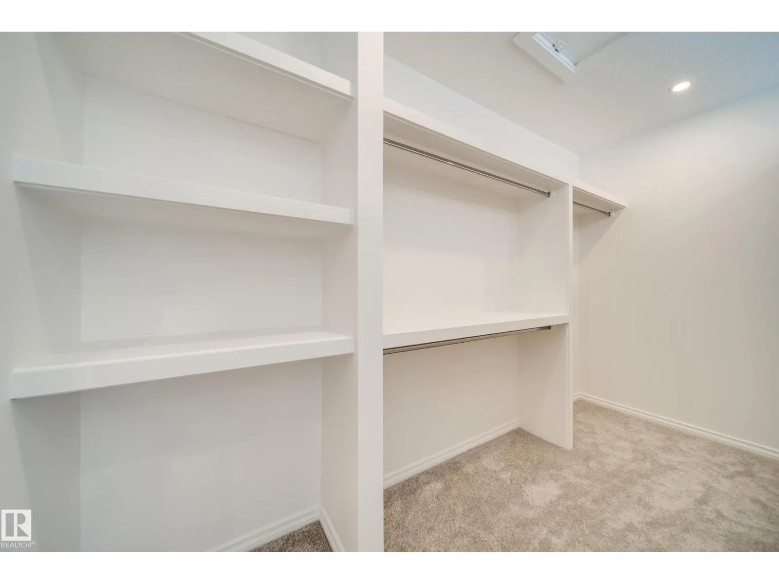 7540 80 AV NW