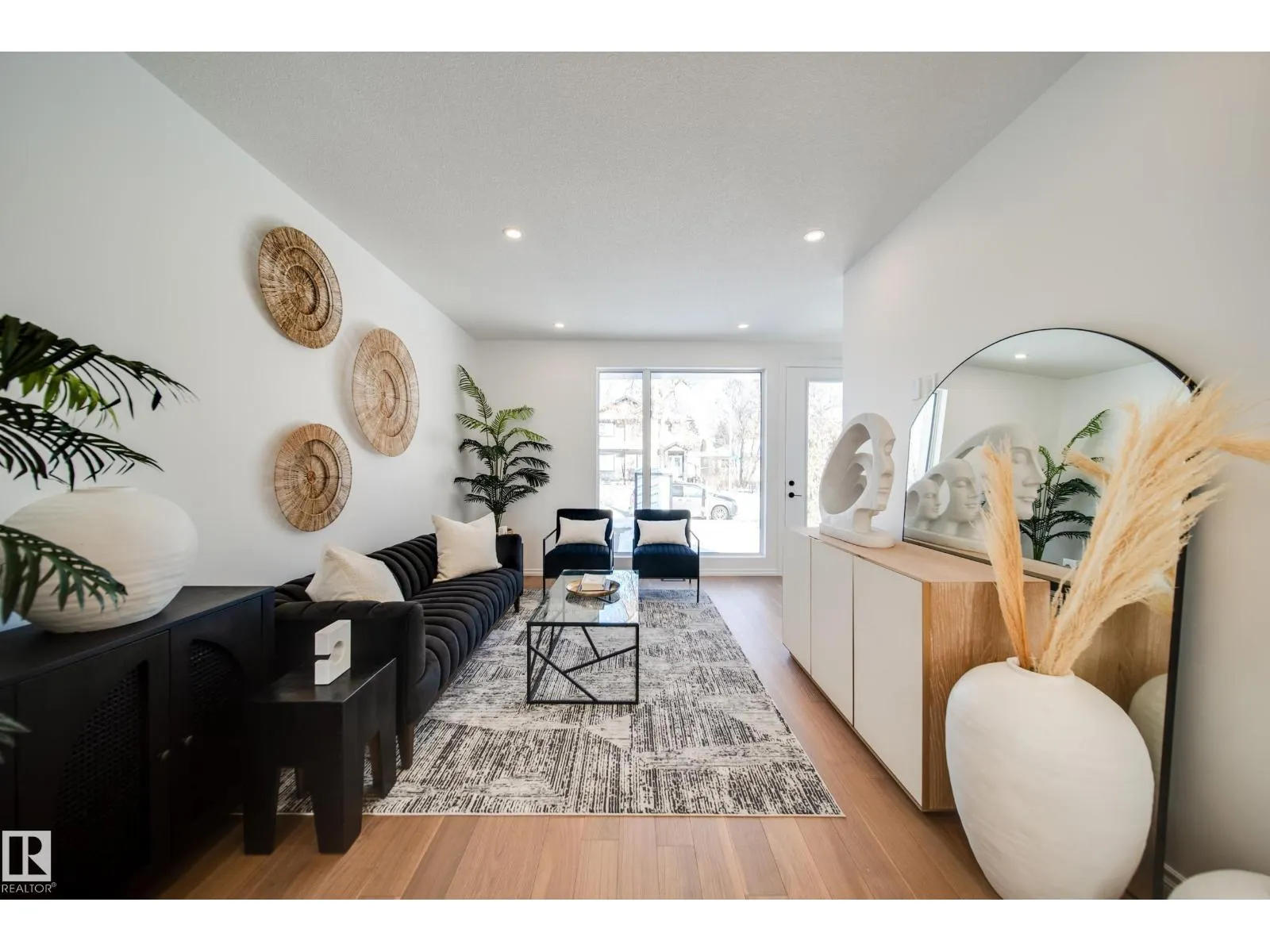 7540 80 AV NW