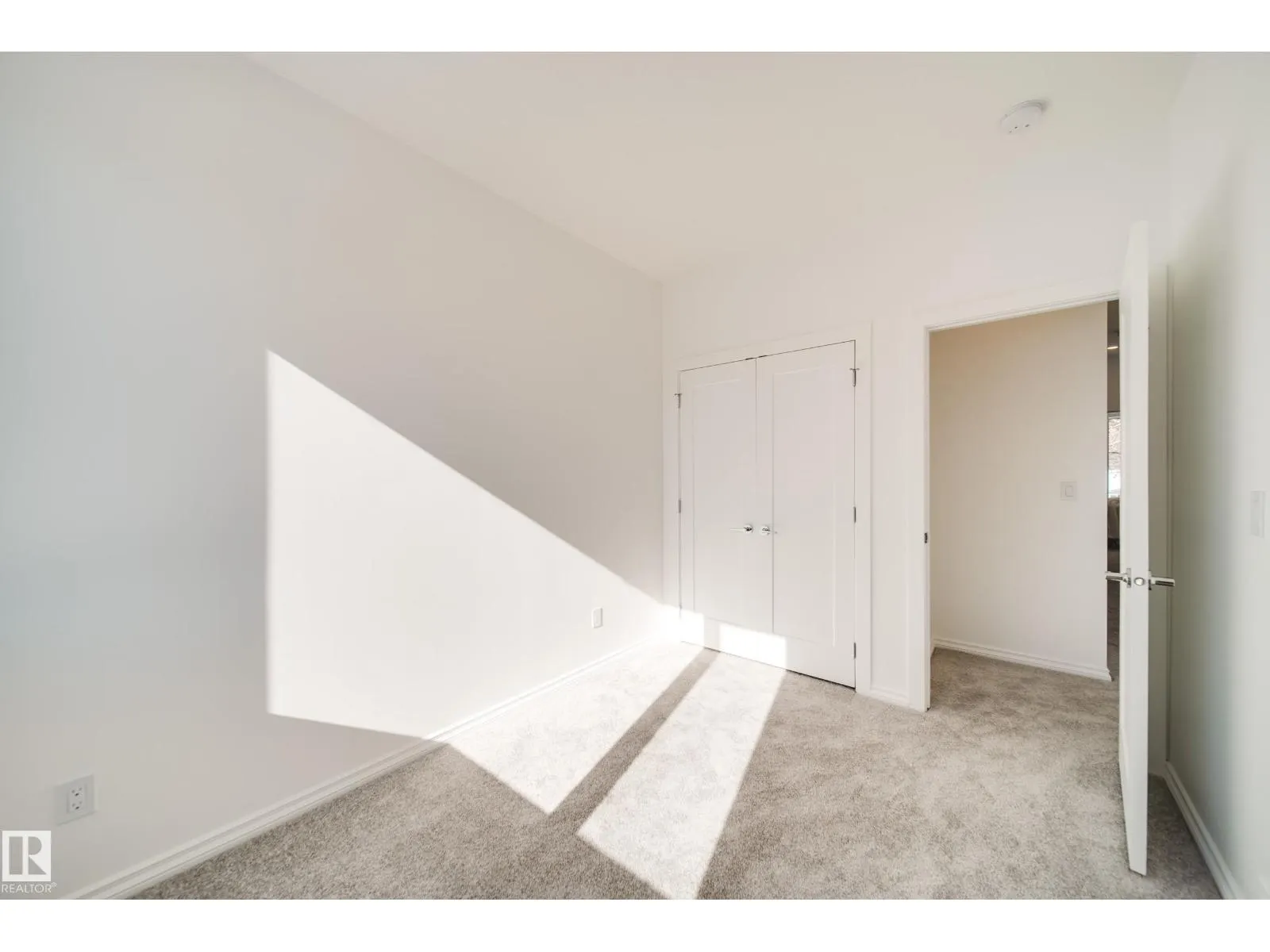 7540 80 AV NW