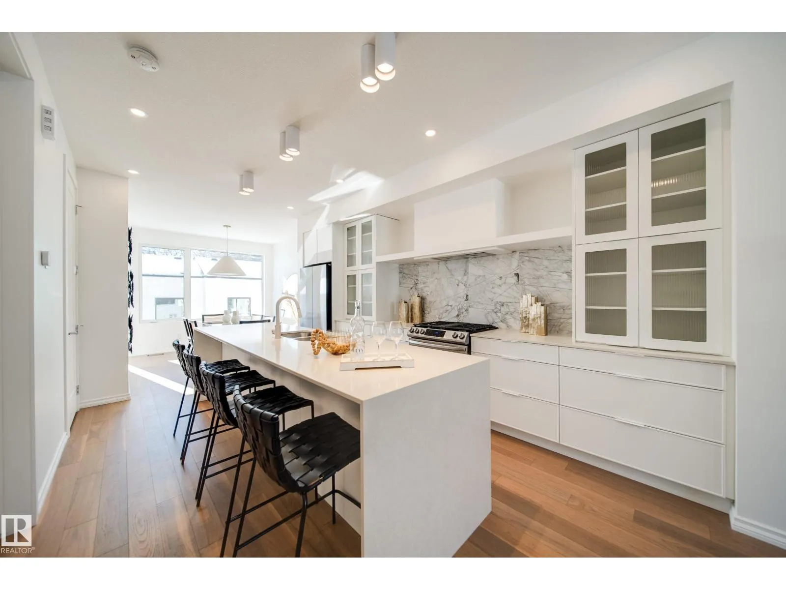 7540 80 AV NW