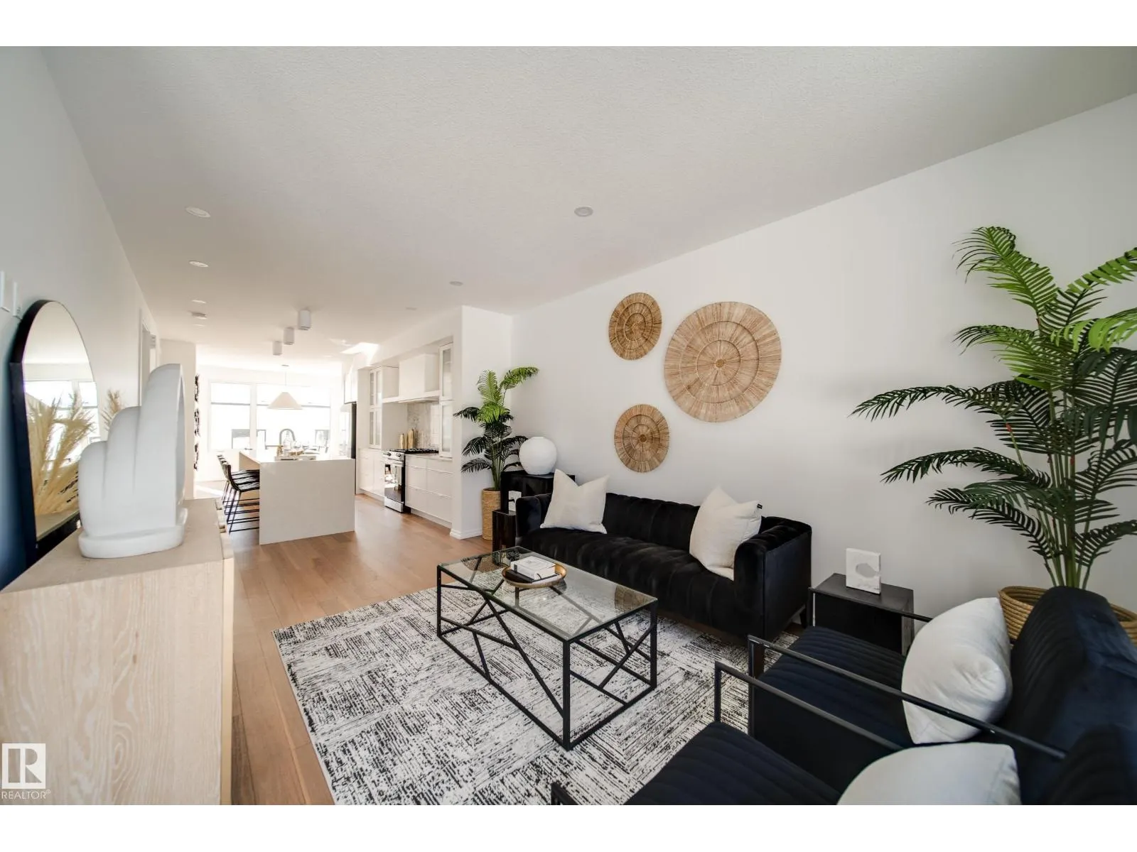 7540 80 AV NW