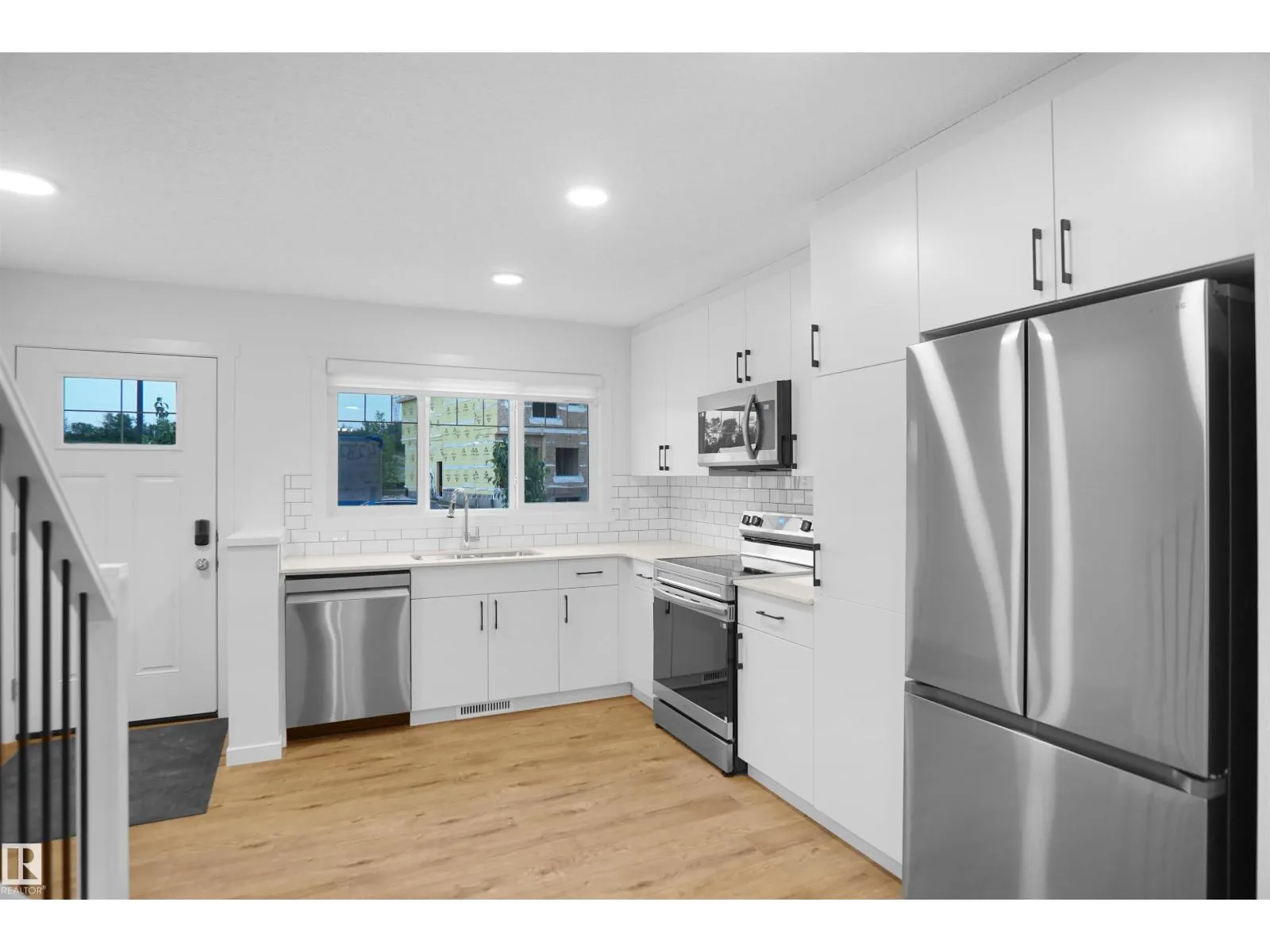 2023 210 ST NW