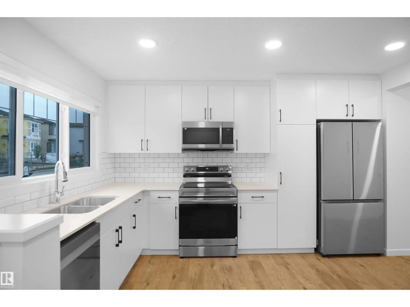 2023 210 ST NW