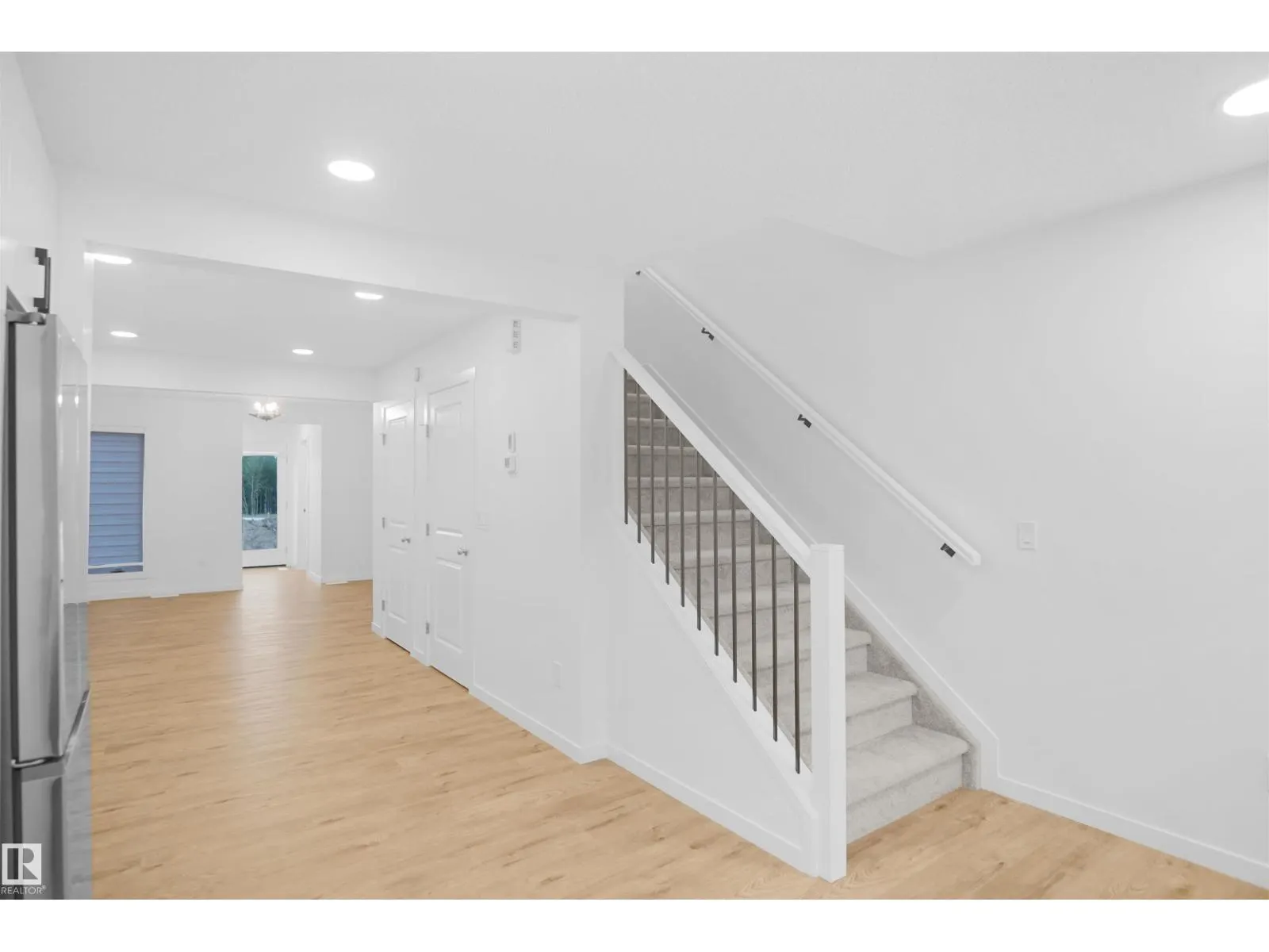 2023 210 ST NW