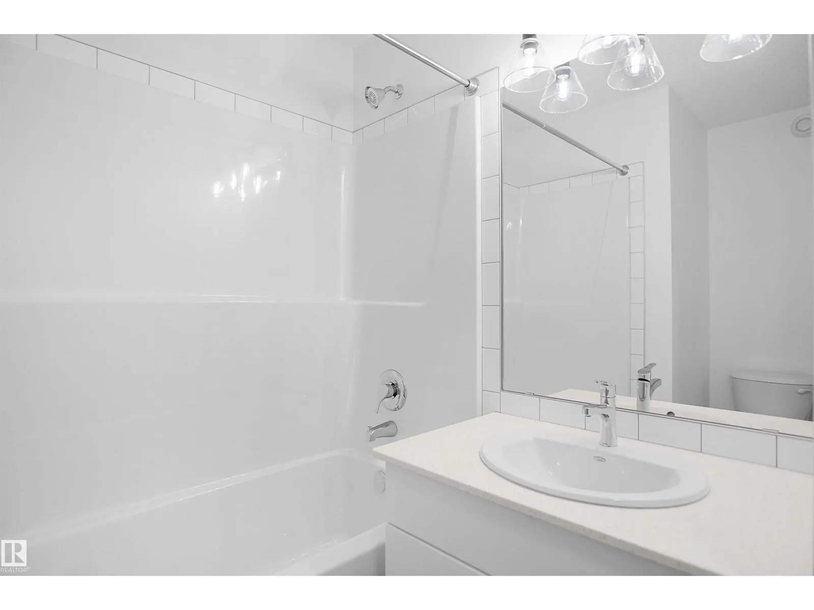 2023 210 ST NW