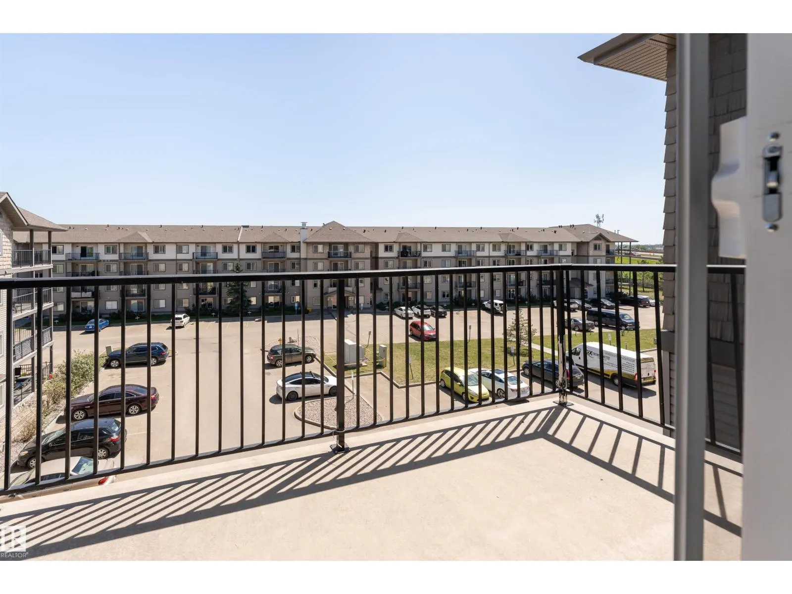 #438 301 CLAREVIEW STATION DR NW