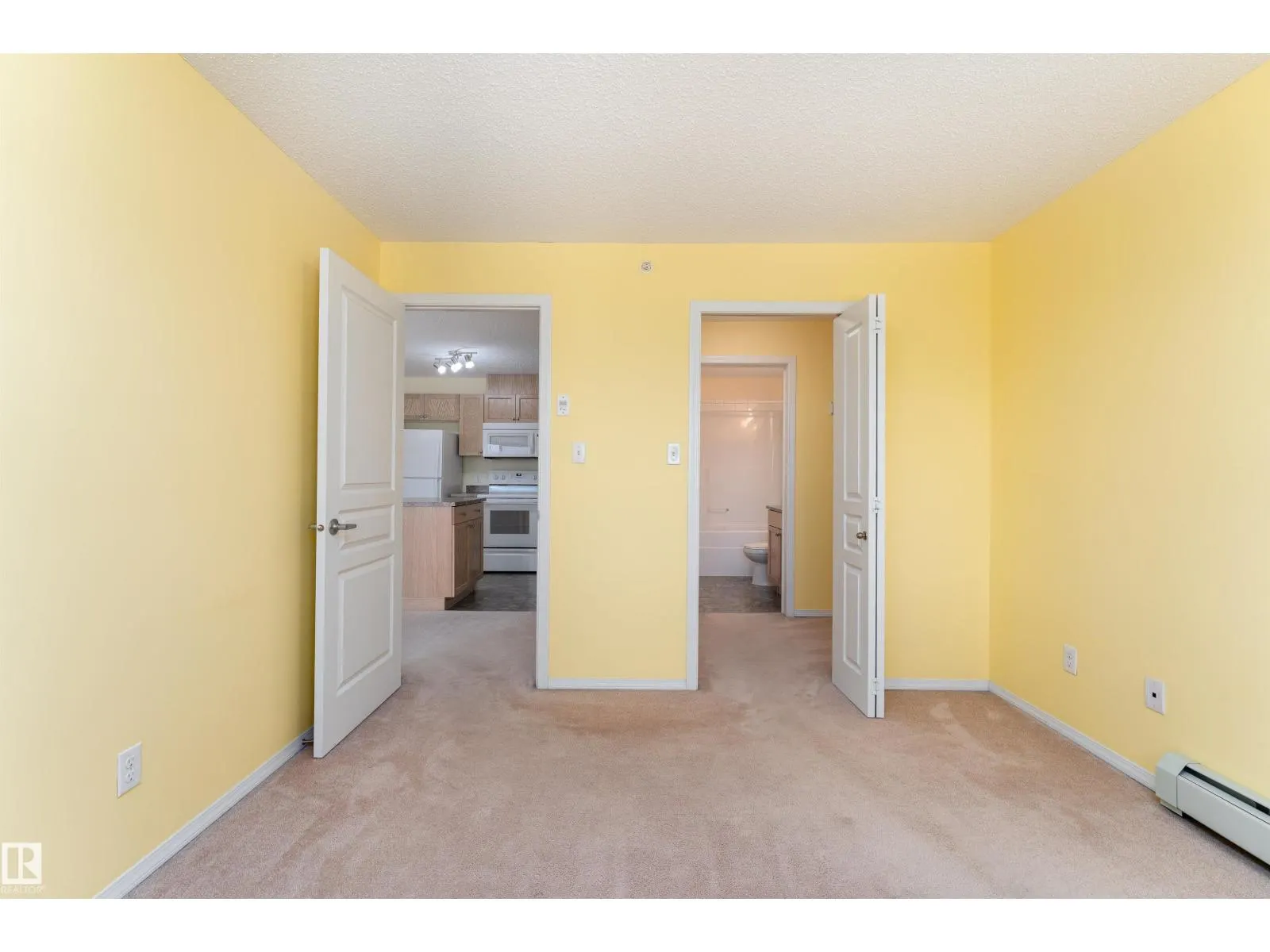 #438 301 CLAREVIEW STATION DR NW