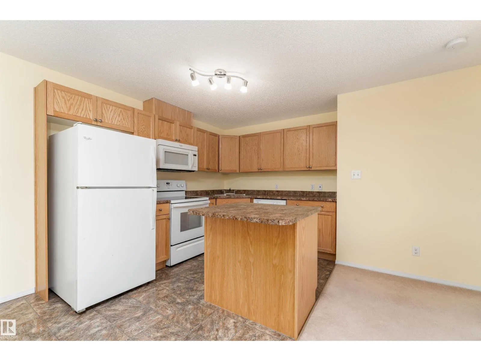 #438 301 CLAREVIEW STATION DR NW
