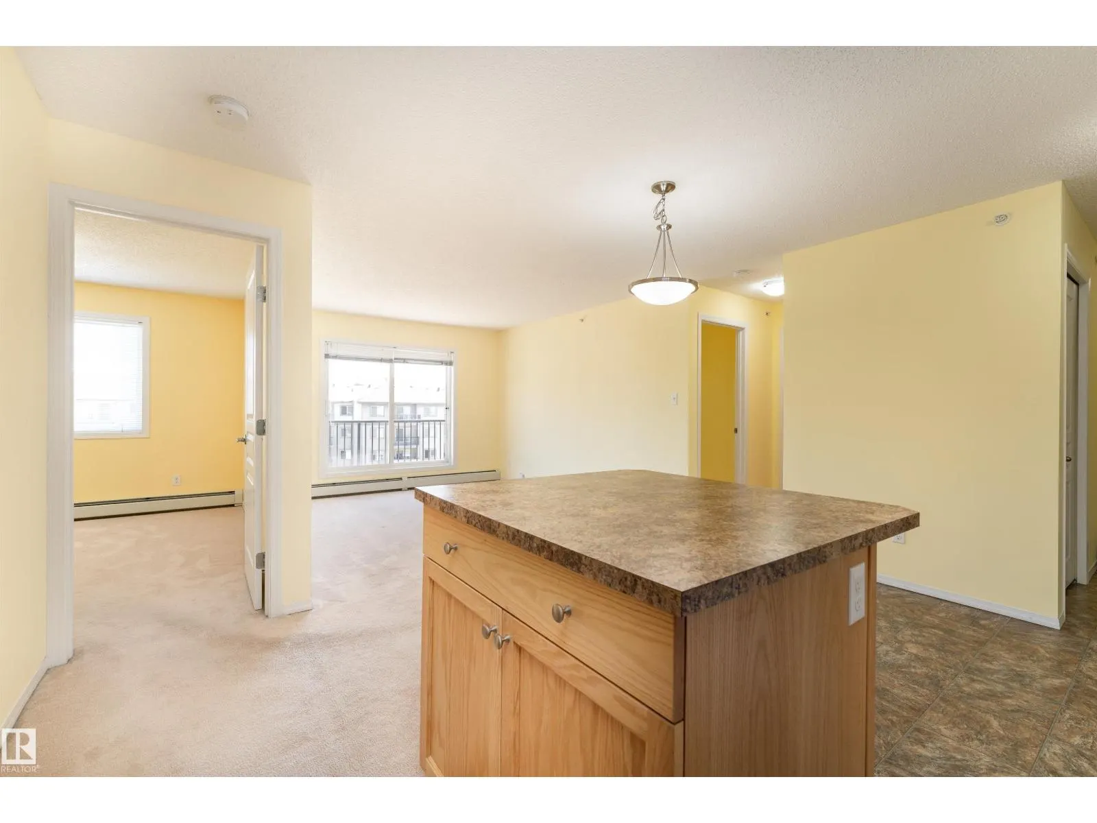 #438 301 CLAREVIEW STATION DR NW