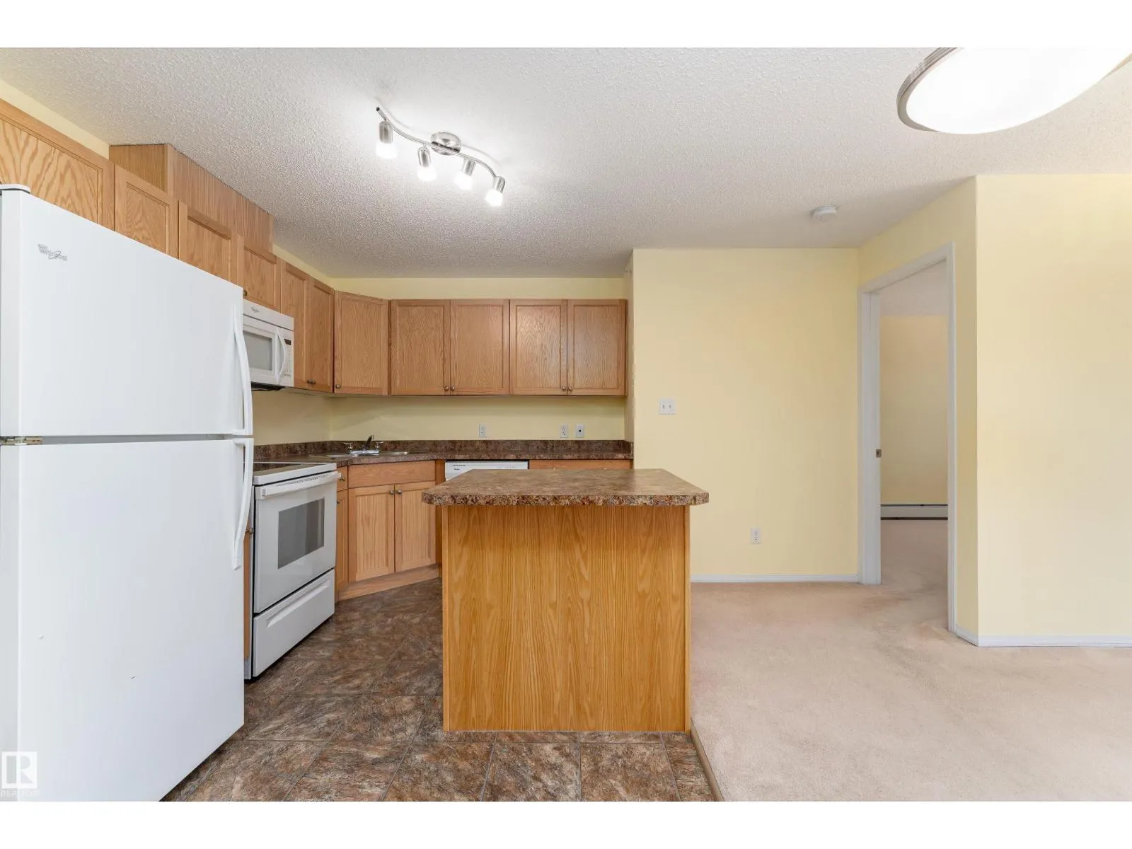 #438 301 CLAREVIEW STATION DR NW