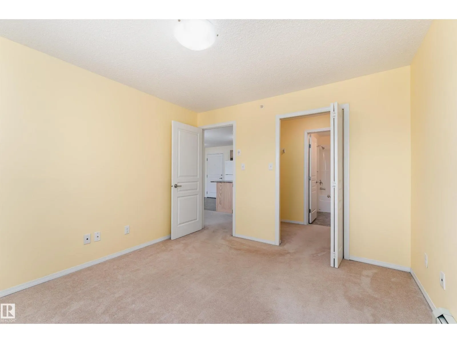 #438 301 CLAREVIEW STATION DR NW