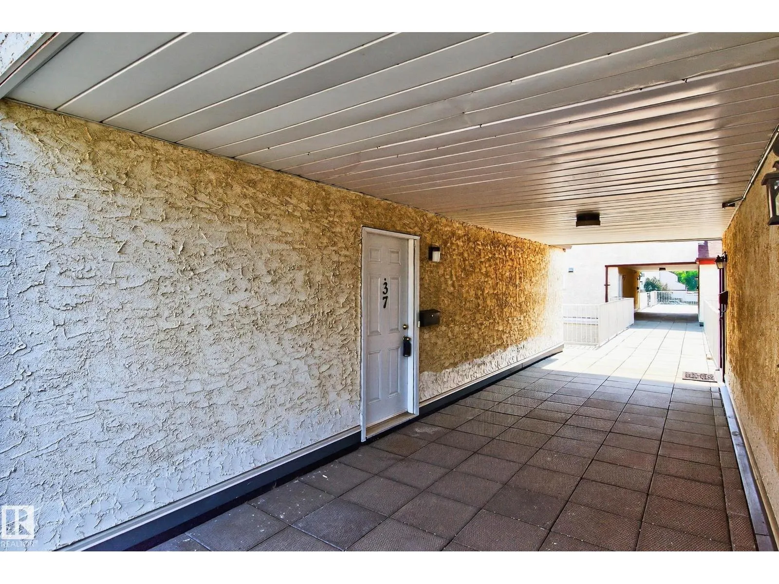 37 LANCASTER TC NW
