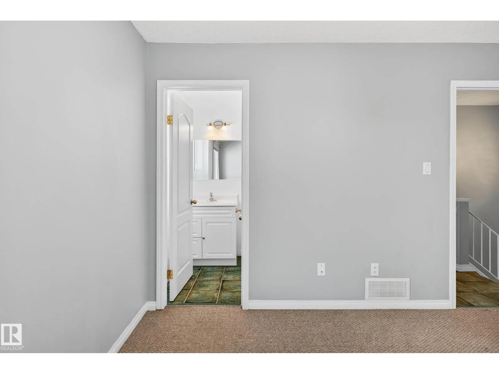 37 LANCASTER TC NW