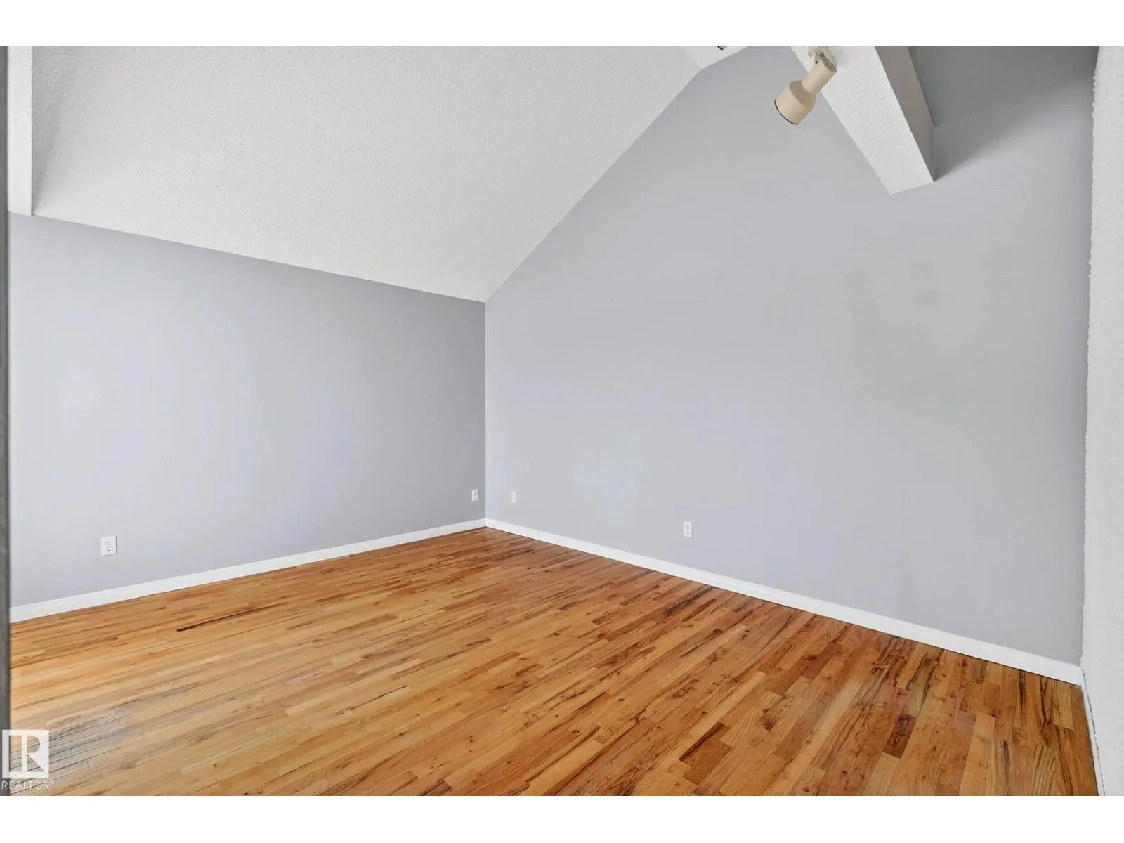 37 LANCASTER TC NW