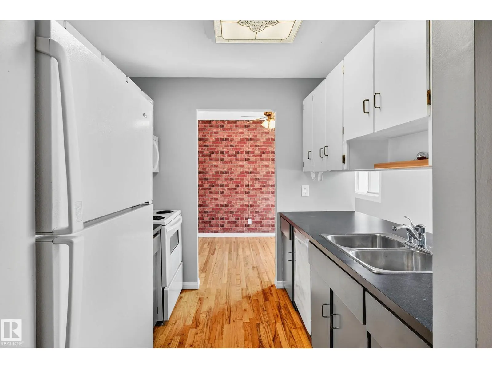 37 LANCASTER TC NW