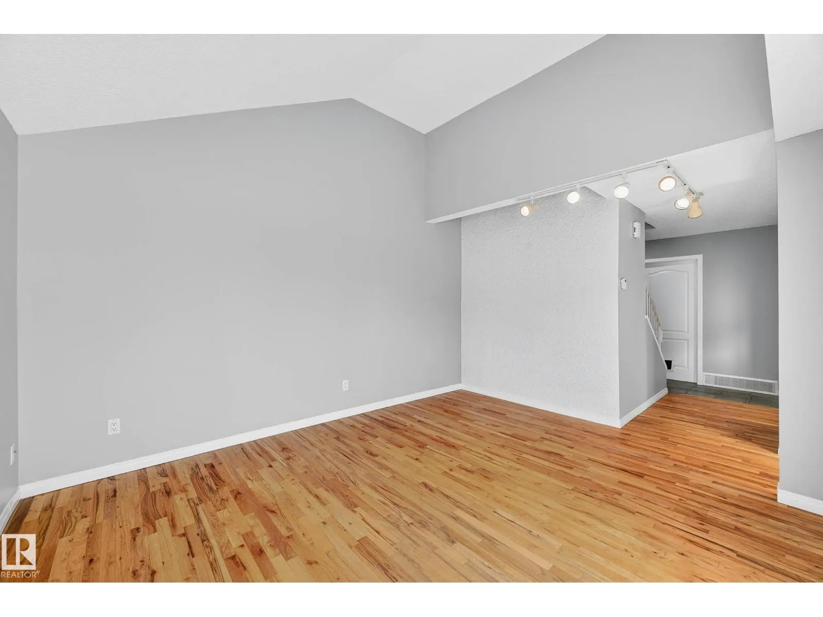 37 LANCASTER TC NW