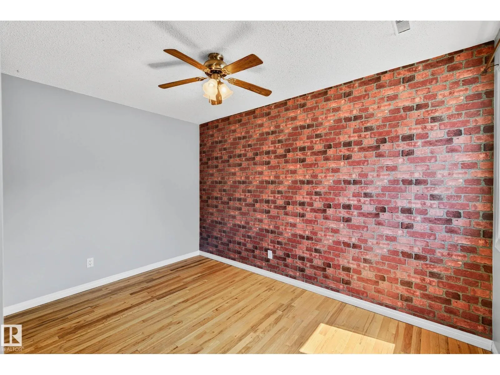 37 LANCASTER TC NW