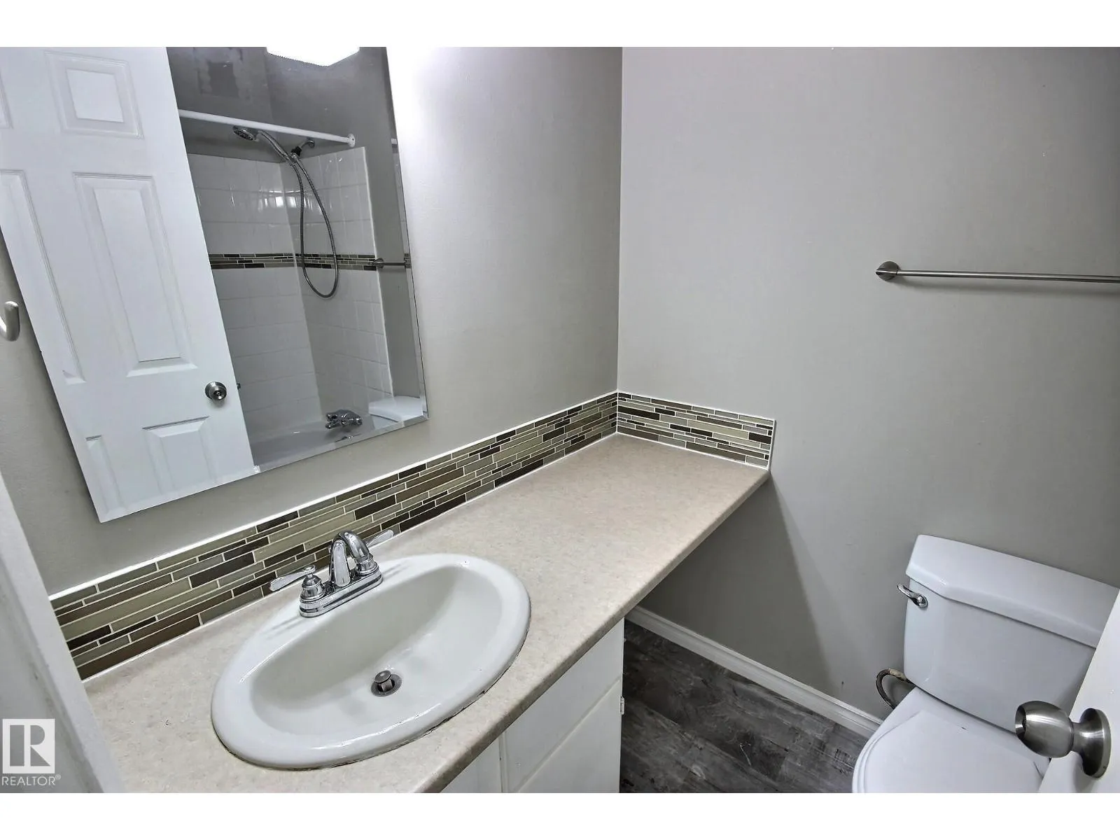 #324 15105 121 ST NW