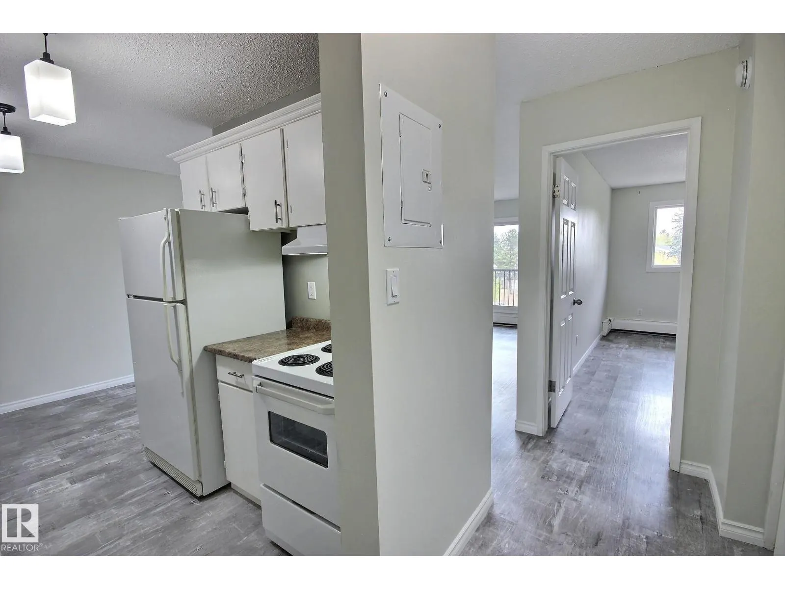 #324 15105 121 ST NW