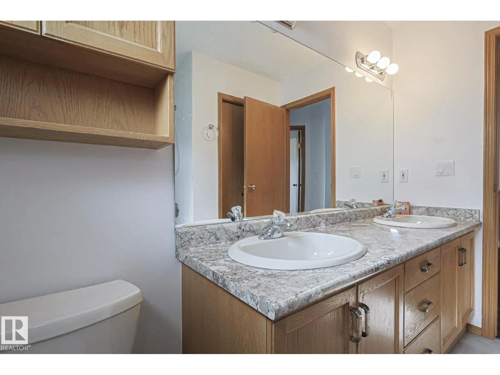 4631 43 AV NW