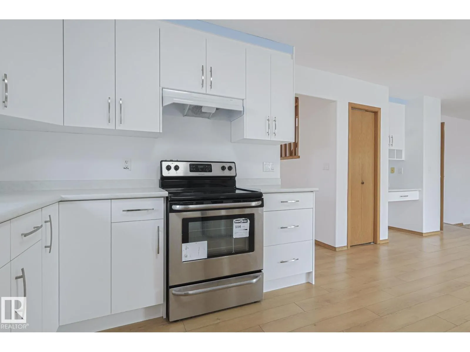 4631 43 AV NW