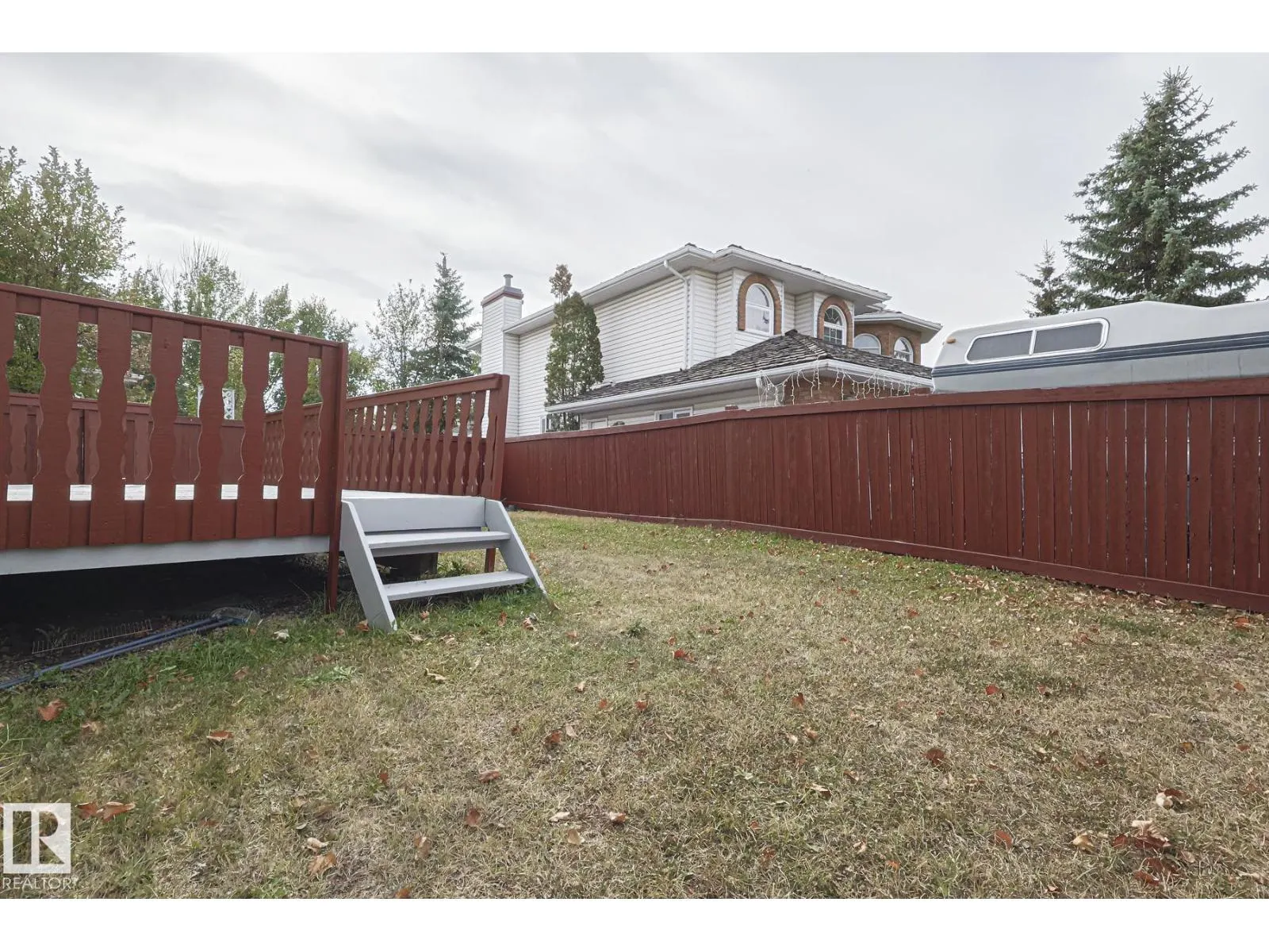 4631 43 AV NW