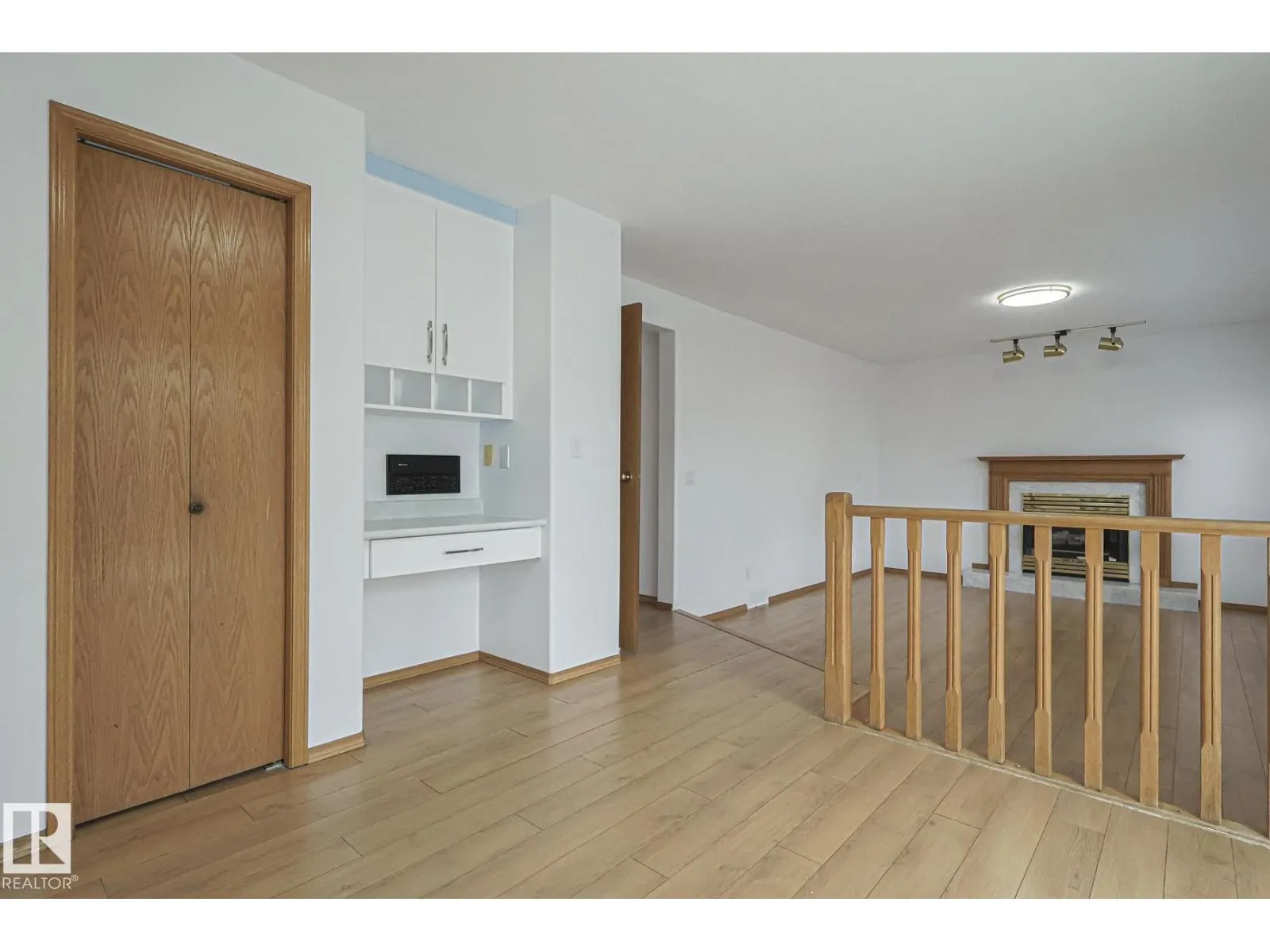 4631 43 AV NW