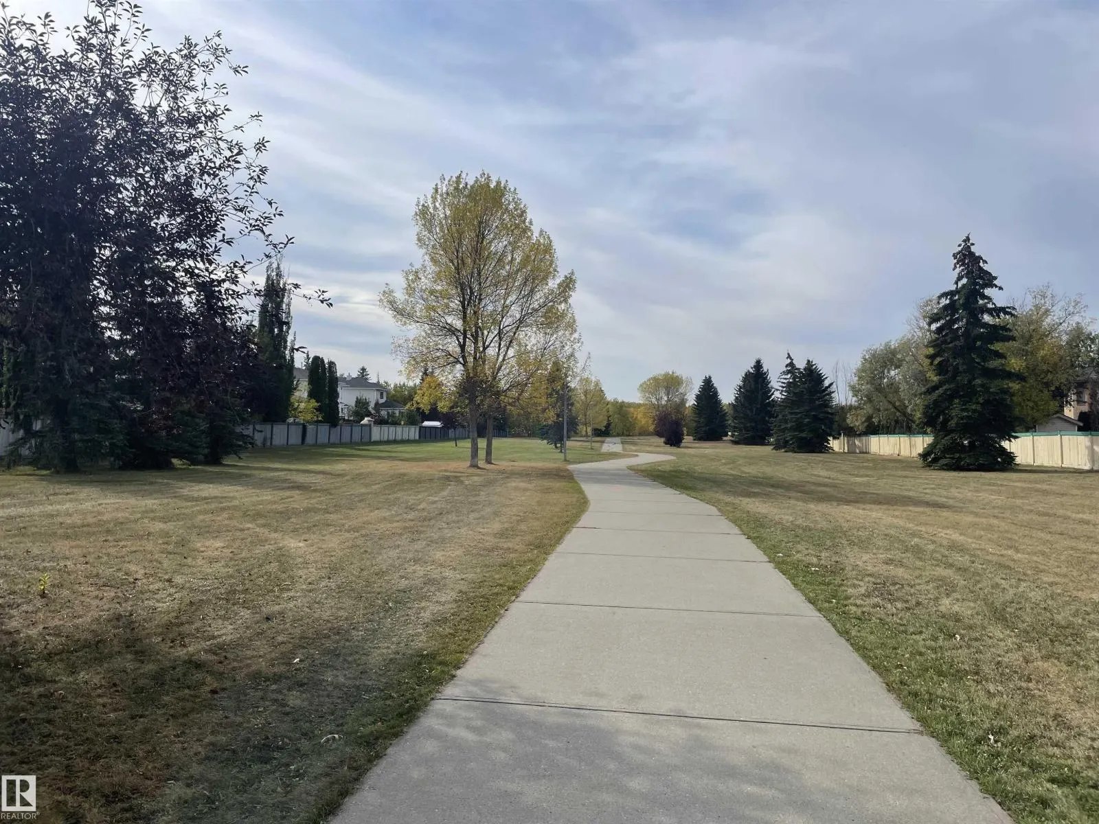 4631 43 AV NW