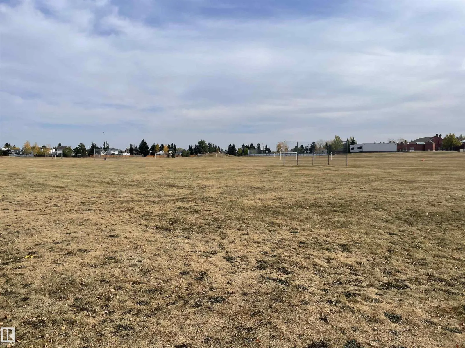 4631 43 AV NW