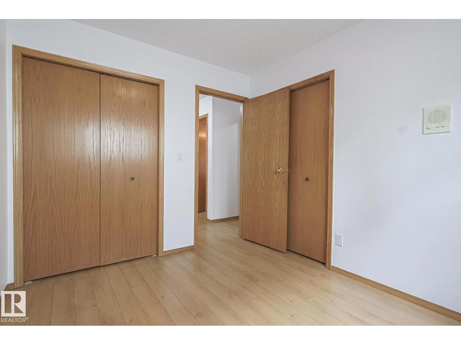 4631 43 AV NW