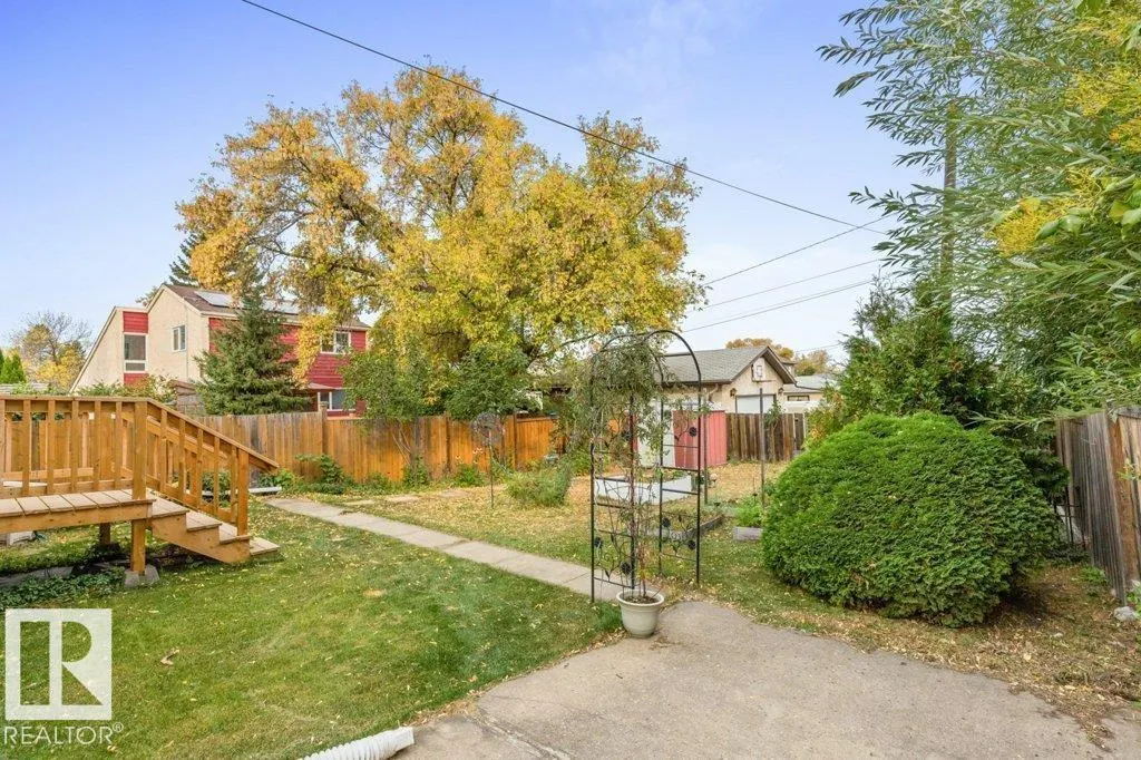 5704 93A AV NW