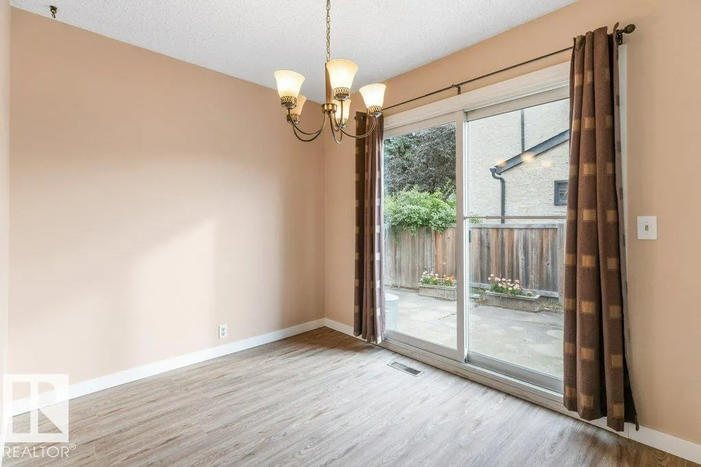 5704 93A AV NW