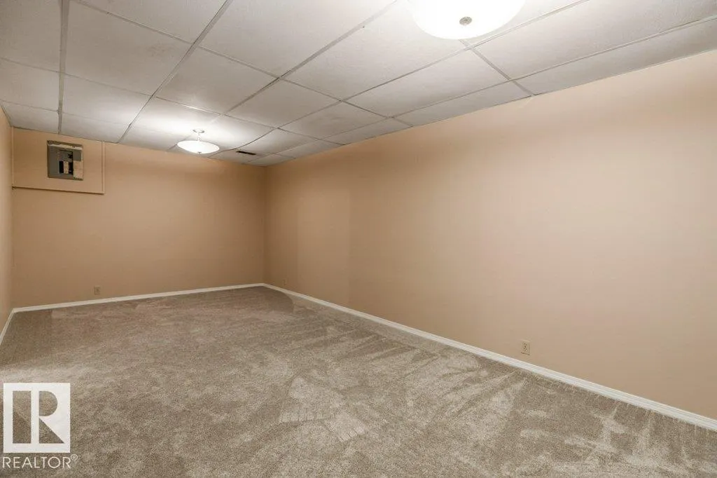 5704 93A AV NW