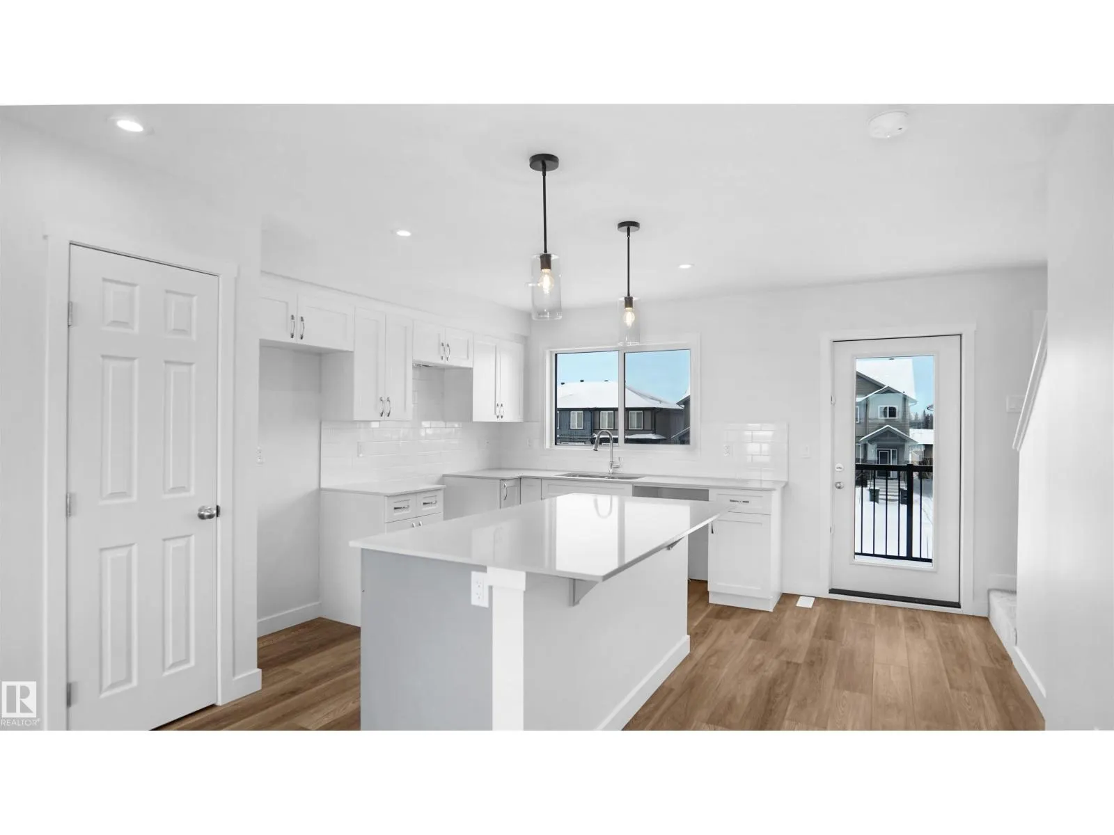 5113 RIVER'S EDGE WY NW