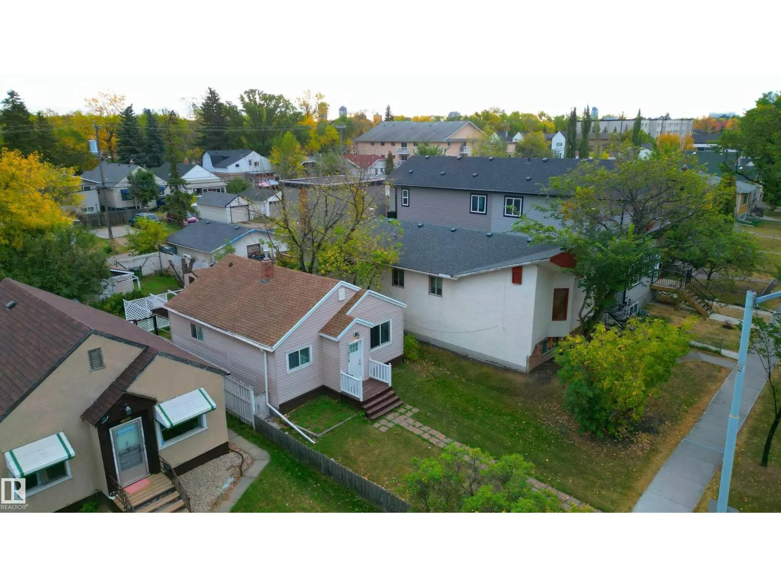 11539 101 ST NW