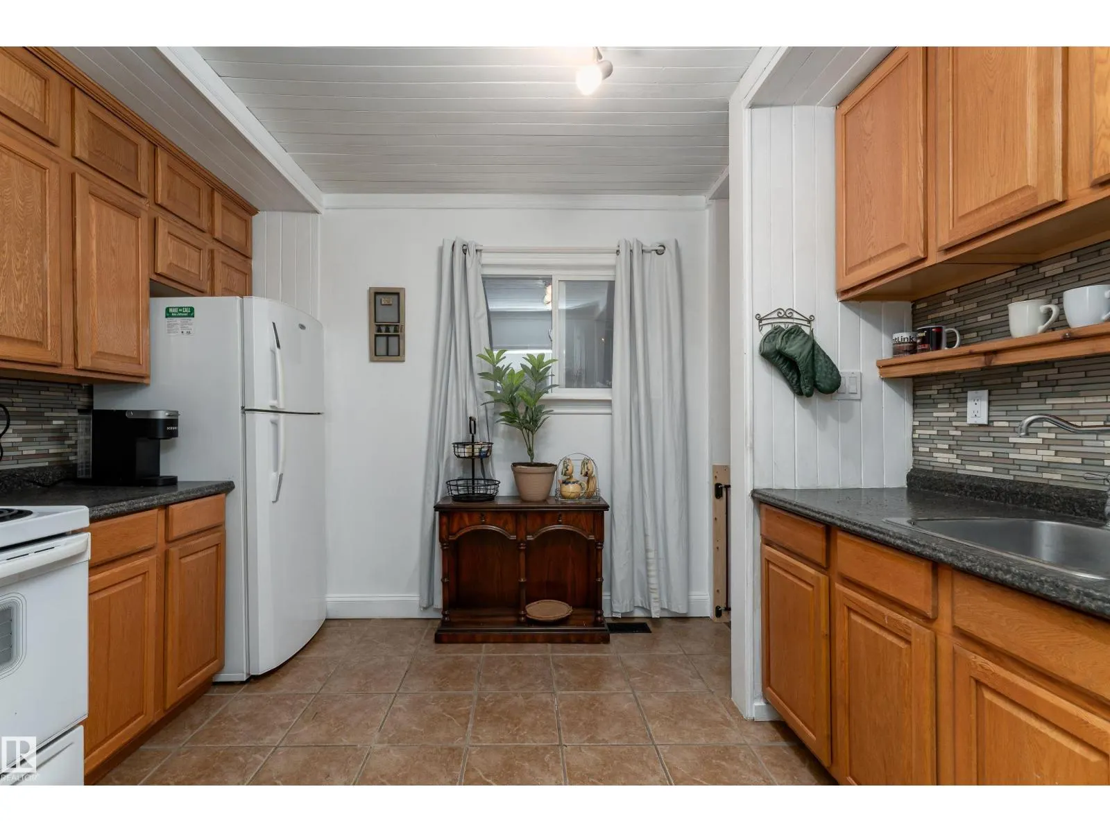 11539 101 ST NW