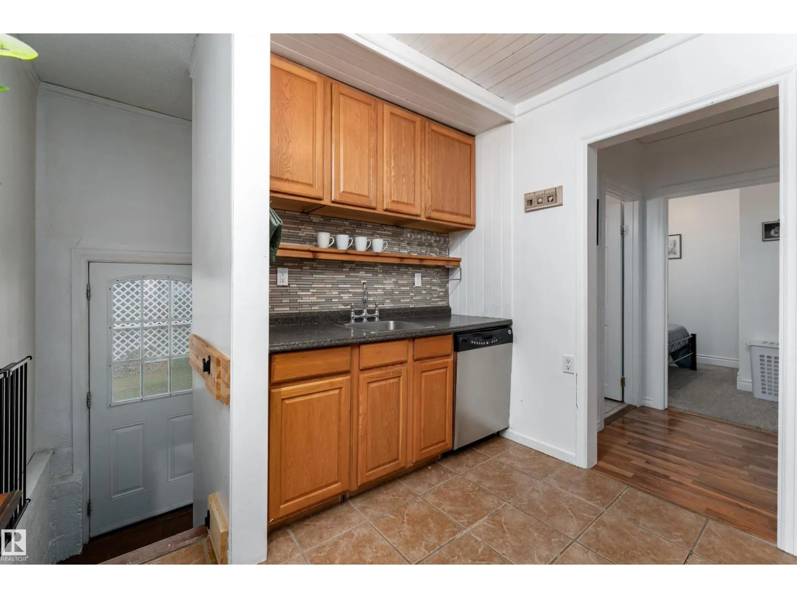 11539 101 ST NW
