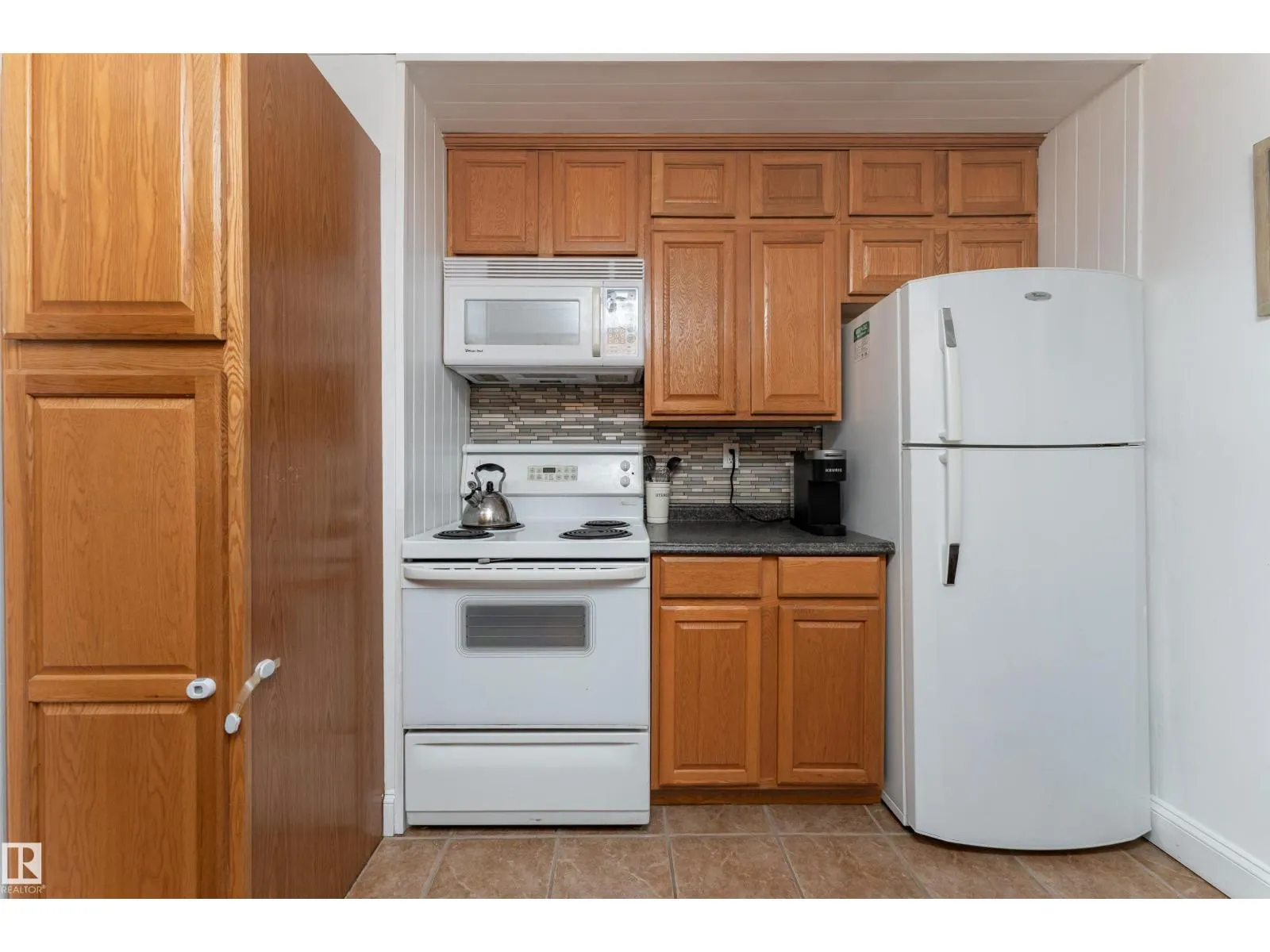 11539 101 ST NW