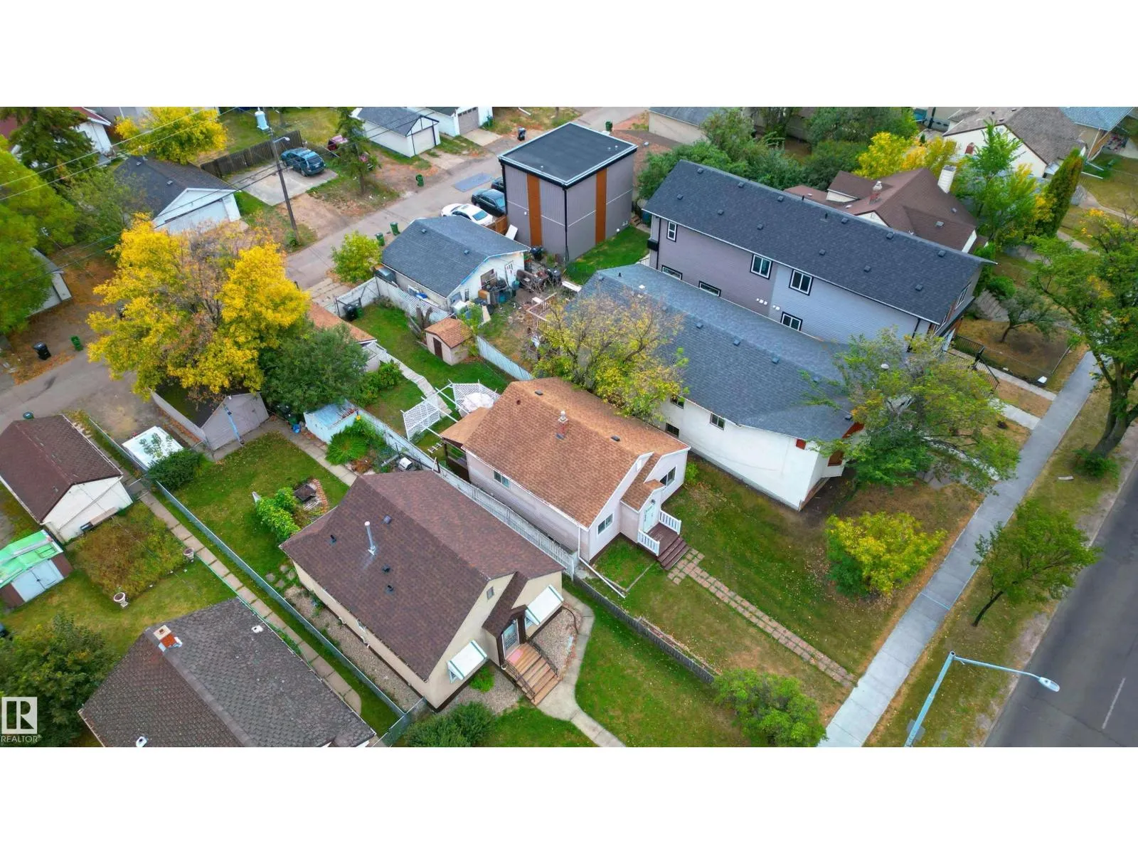 11539 101 ST NW
