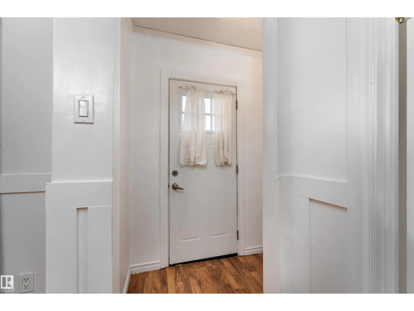 11539 101 ST NW
