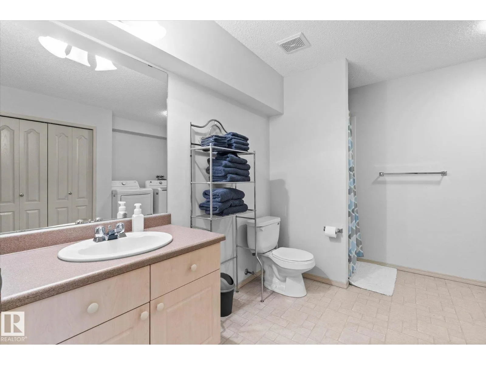 178 LAKELAND DR