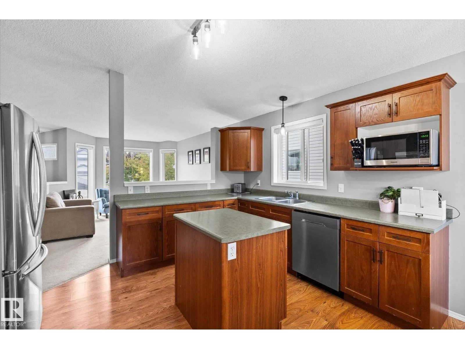178 LAKELAND DR