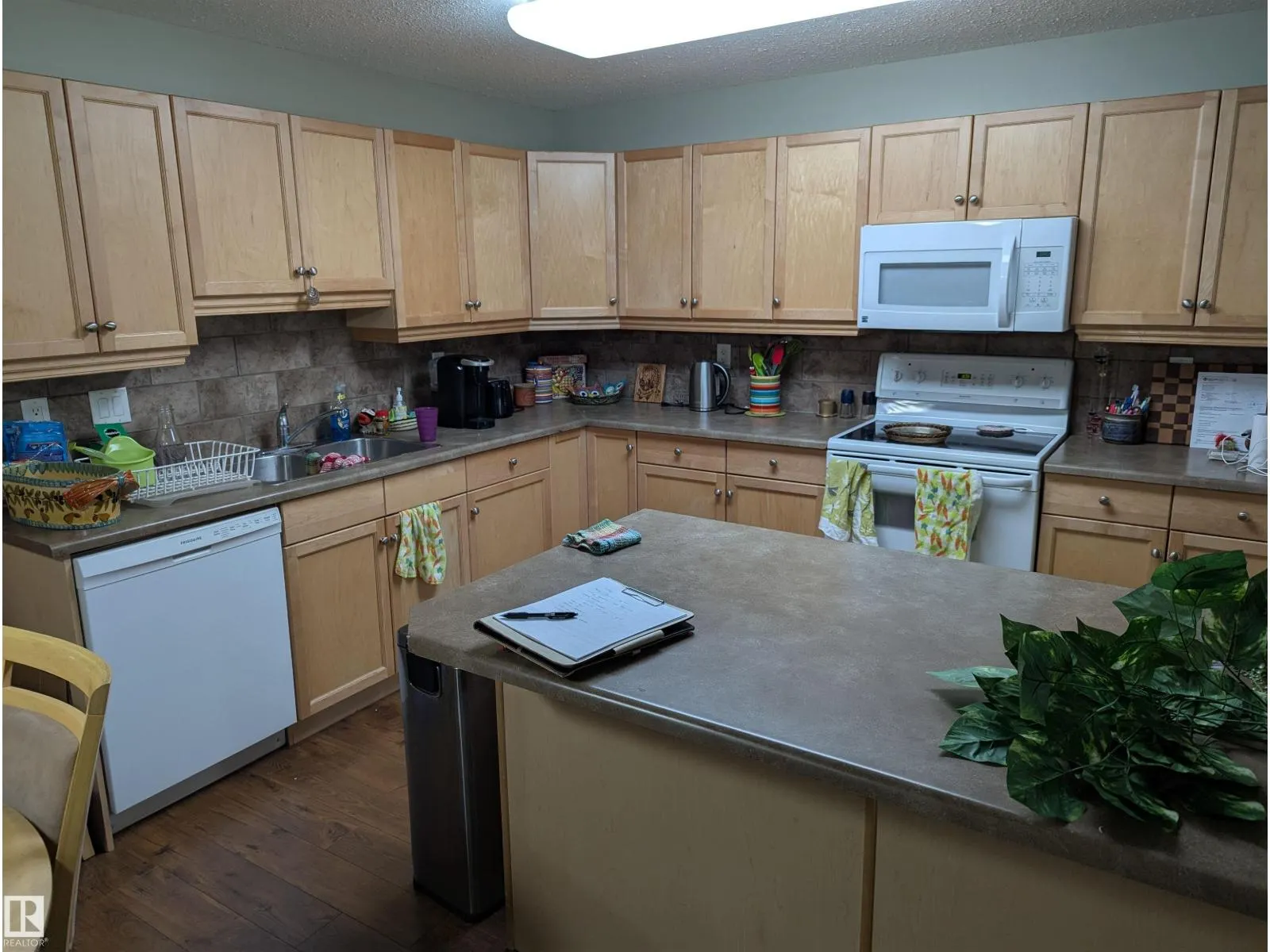 #112 8956 156 St NW