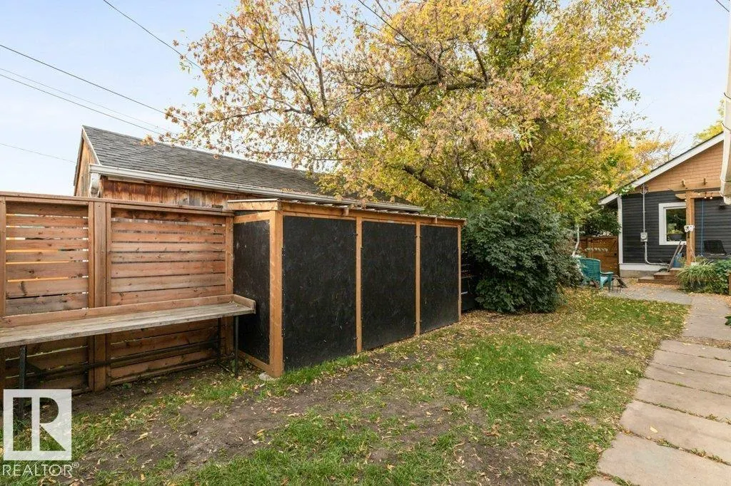 11215 67 ST NW