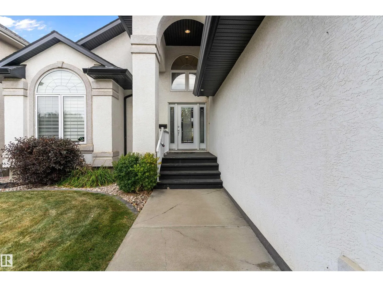 46 SHORES DR