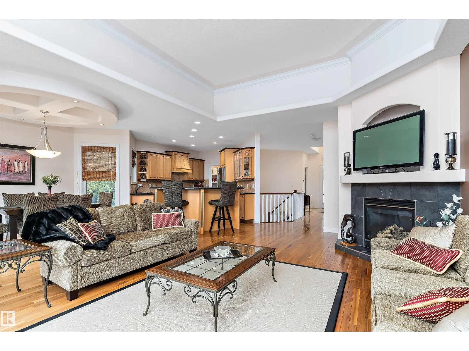 46 SHORES DR