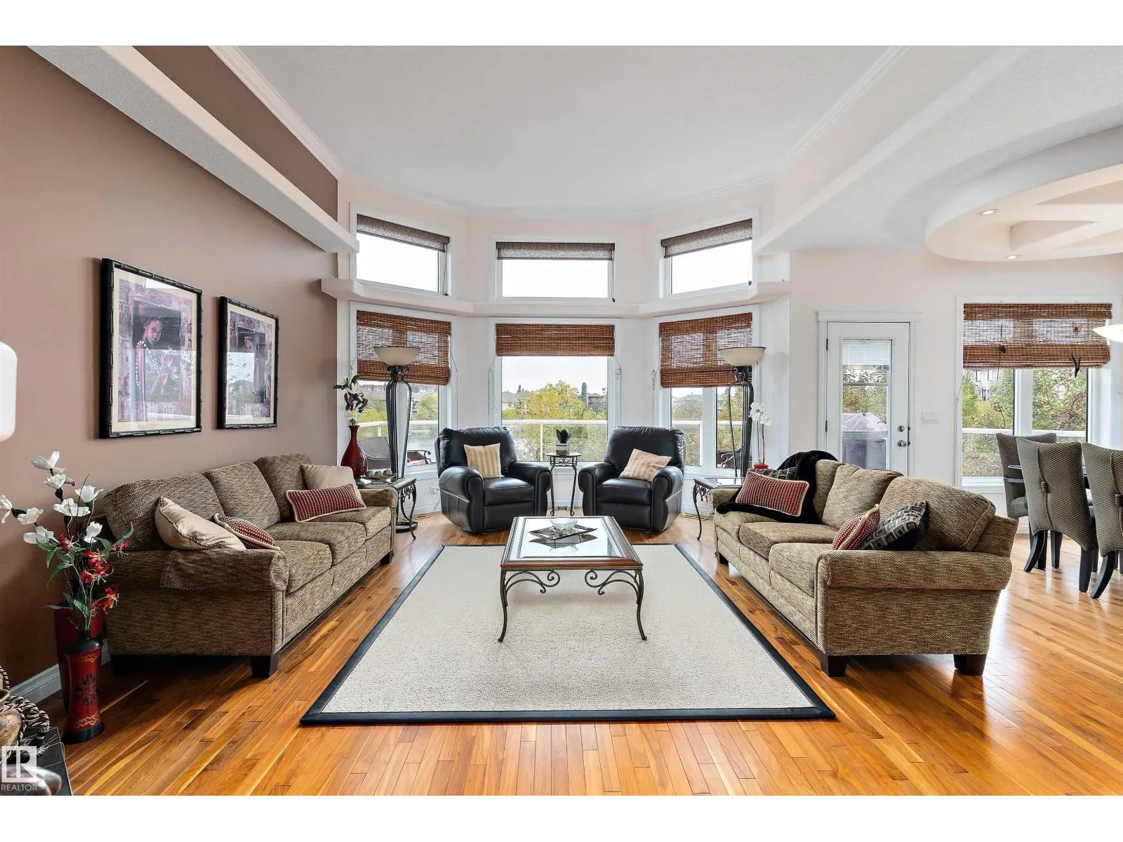 46 SHORES DR