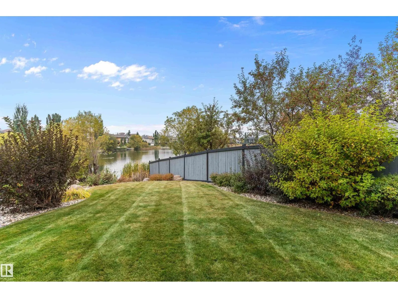 46 SHORES DR
