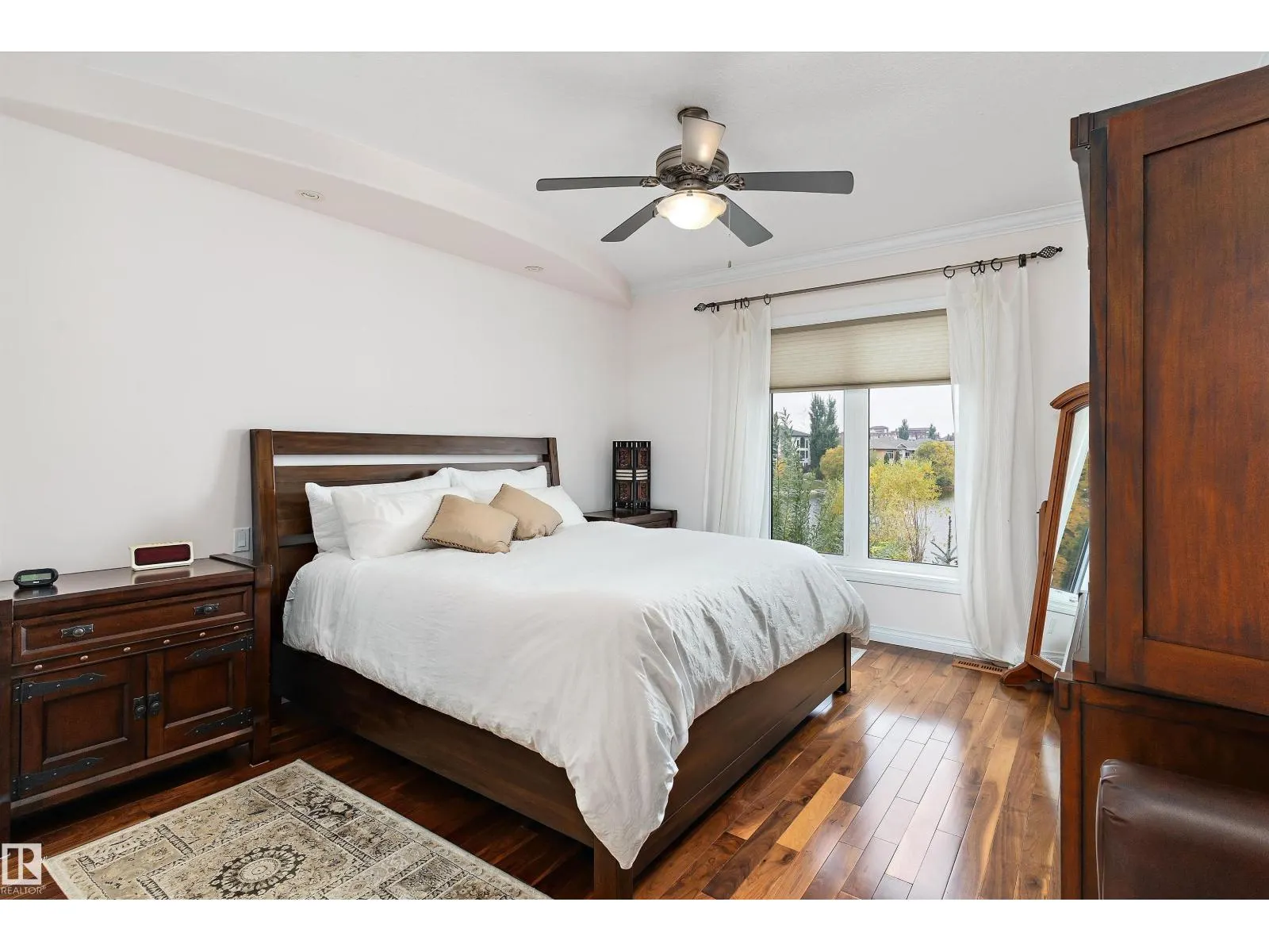 46 SHORES DR