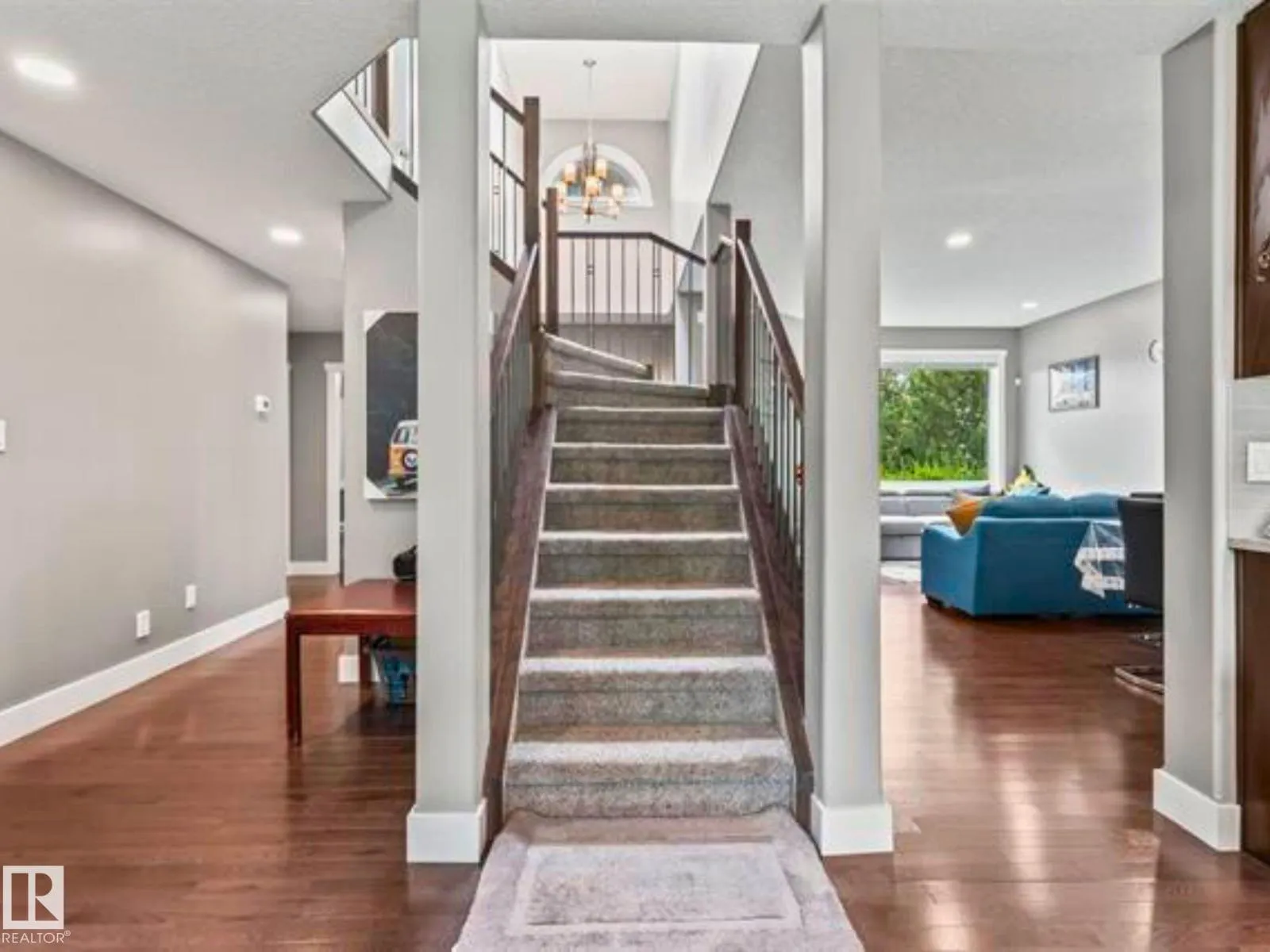 3747 30 ST NW